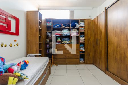 Casa para alugar com 240m², 2 quartos e sem vagaQuarto