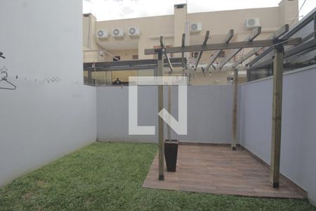 Área externa de casa à venda com 2 quartos, 89m² em Igara, Canoas
