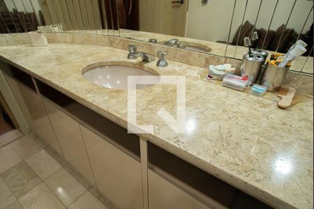 Apartamento para alugar com 227m², 4 quartos e 2 vagas Apartamento para alugar com 227m², 4 quartos e 2 vagasBanheiro da Suíte