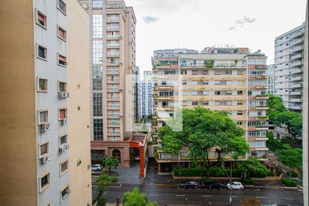 Apartamento para alugar com 227m², 4 quartos e 2 vagas Apartamento para alugar com 227m², 4 quartos e 2 vagasVista do Quarto 3