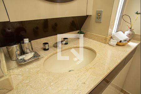 Apartamento para alugar com 227m², 4 quartos e 2 vagas Apartamento para alugar com 227m², 4 quartos e 2 vagasBanheiro