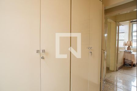 Apartamento para alugar com 227m², 4 quartos e 2 vagas Apartamento para alugar com 227m², 4 quartos e 2 vagasDespensa