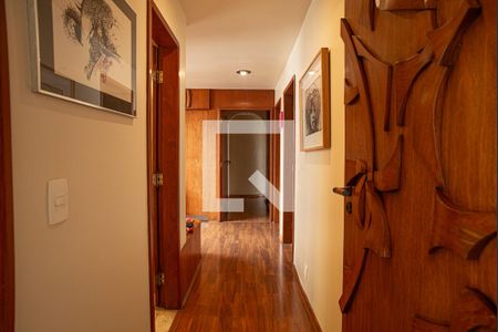 Apartamento para alugar com 227m², 4 quartos e 2 vagas Apartamento para alugar com 227m², 4 quartos e 2 vagasCorredor Quartos