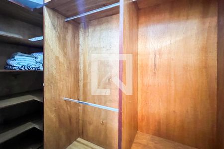 Apartamento para alugar com 46m², 1 quarto e 1 vaga Apartamento para alugar com 46m², 1 quarto e 1 vagaCloset