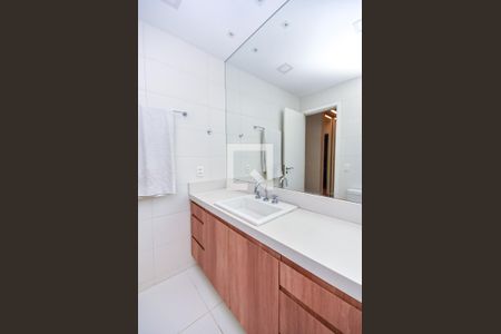 Apartamento à venda com 140m², 3 quartos e 3 vagasBanheiro da Suíte 1