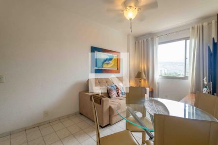 Sala de apartamento para alugar com 2 quartos, 50m² em Barra da Tijuca, Rio de Janeiro