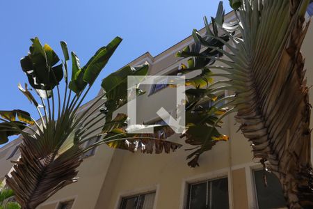 Apartamento para alugar com 46m², 2 quartos e 1 vaga Apartamento para alugar com 46m², 2 quartos e 1 vagaFachada