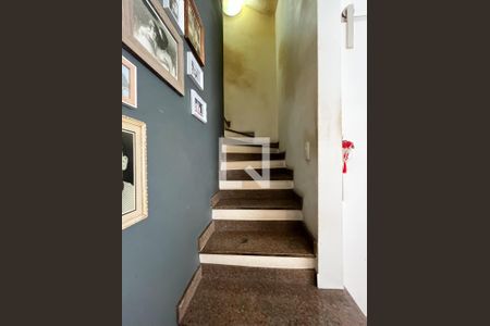 Escada de casa de condomínio à venda com 4 quartos, 140m² em Parque Imperial, São Paulo