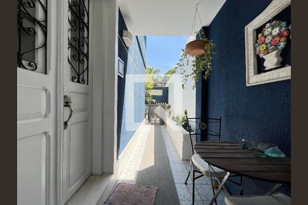 Casa à venda com 155m², 4 quartos e 1 vagaHall de entrada