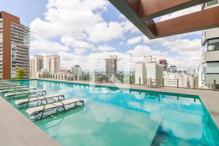 Apartamento à venda com 36m², 1 quarto e sem vagaÁrea comum - Piscina