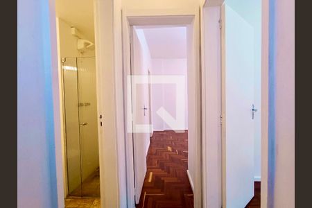 Corredor  de apartamento à venda com 3 quartos, 80m² em Leblon, Rio de Janeiro