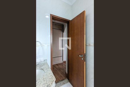 Casa à venda com 202m², 3 quartos e 4 vagasBanheiro da suíte 1