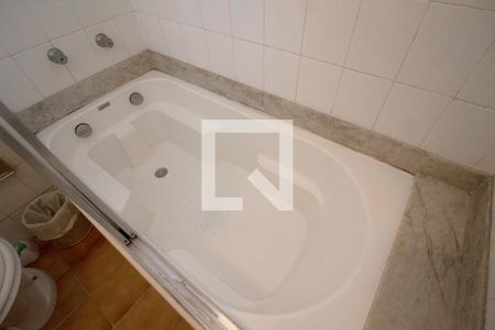 Casa à venda com 440m², 7 quartos e 3 vagasBanheiro 2