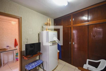 Casa à venda com 270m², 3 quartos e 1 vagaQuarto de Serviço