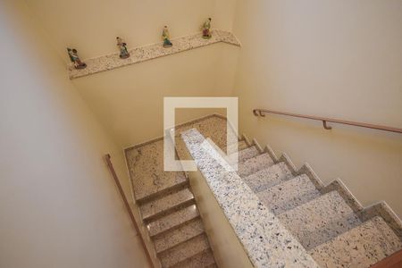 Escada de casa à venda com 3 quartos, 270m² em Vila Sonia, São Paulo