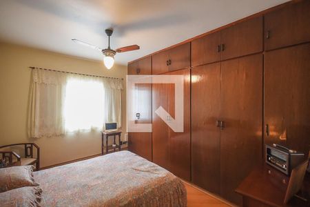 Casa à venda com 270m², 3 quartos e 1 vagaSuíte 