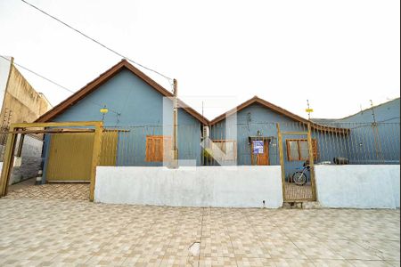 Fachada de casa à venda com 3 quartos, 100m² em Sarandi, Porto Alegre