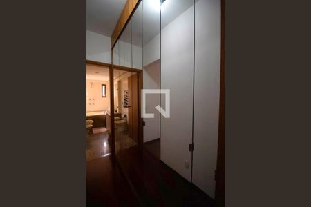 Apartamento à venda com 160m², 3 quartos e 3 vagasCloset da suíte 1