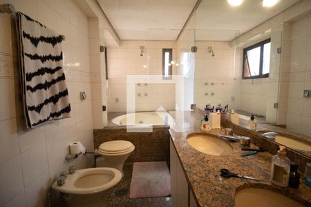 Apartamento à venda com 160m², 3 quartos e 3 vagasBanheiro da Suíte 1