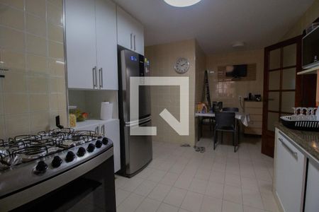 Apartamento à venda com 180m², 3 quartos e 2 vagas Apartamento à venda com 180m², 3 quartos e 2 vagasCozinha