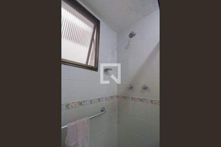 Apartamento à venda com 180m², 3 quartos e 2 vagas Apartamento à venda com 180m², 3 quartos e 2 vagasBanheiro da Suíte