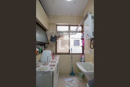 Apartamento à venda com 180m², 3 quartos e 2 vagas Apartamento à venda com 180m², 3 quartos e 2 vagasÁrea de Serviço