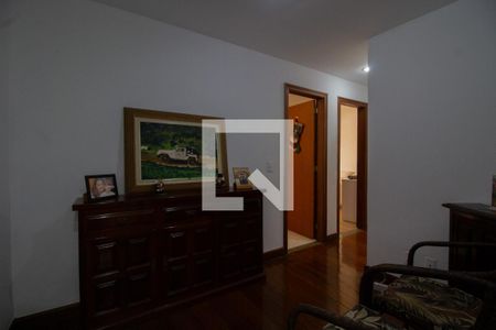 Apartamento à venda com 180m², 3 quartos e 2 vagas Apartamento à venda com 180m², 3 quartos e 2 vagasCorredor