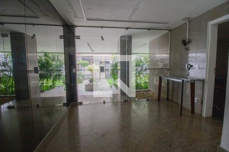 Apartamento à venda com 180m², 3 quartos e 2 vagas Apartamento à venda com 180m², 3 quartos e 2 vagasHall