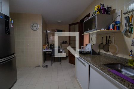 Apartamento à venda com 180m², 3 quartos e 2 vagas Apartamento à venda com 180m², 3 quartos e 2 vagasCozinha