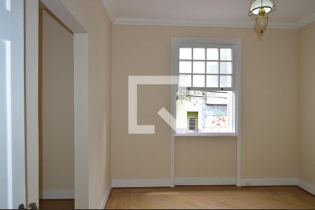 Sala de casa à venda com 7 quartos, 250m² em Cambuci, São Paulo