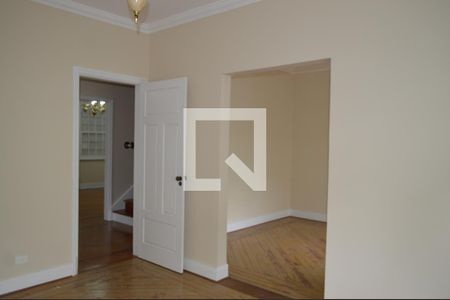 Sala de casa à venda com 7 quartos, 250m² em Cambuci, São Paulo