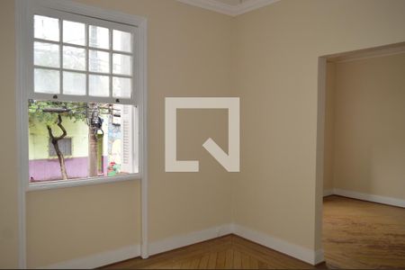 Sala de casa à venda com 7 quartos, 250m² em Cambuci, São Paulo