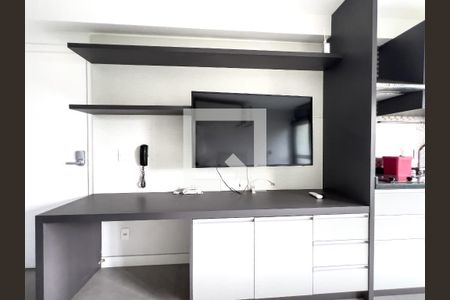 Sala, armário e TV de apartamento para alugar com 1 quarto, 29m² em Vila Olímpia, São Paulo