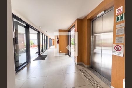 Apartamento para alugar com 29m², 1 quarto e 1 vaga Apartamento para alugar com 29m², 1 quarto e 1 vagaÁrea comum - térreo, hall do corredor levador, piso tátil