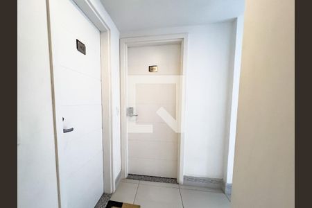 Apartamento para alugar com 29m², 1 quarto e 1 vaga Apartamento para alugar com 29m², 1 quarto e 1 vagaÁrea comum - hall do andar, fechadura eletrônica
