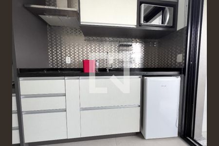 Cozinha, armário, geladeira de apartamento para alugar com 1 quarto, 29m² em Vila Olímpia, São Paulo