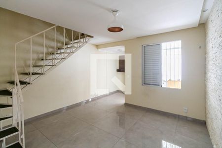Sala  de casa de condomínio à venda com 2 quartos, 80m² em Castelo, Belo Horizonte