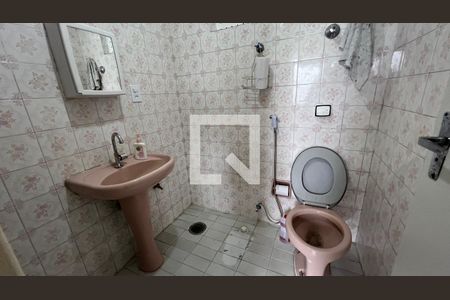 Banheiro de kitnet/studio para alugar com 1 quarto, 28m² em Cerqueira César, São Paulo