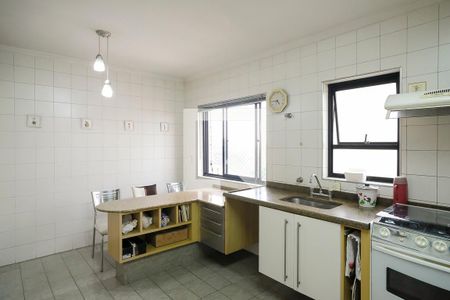 Apartamento à venda com 140m², 3 quartos e 2 vagasCozinha