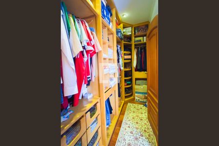 Casa à venda com 170m², 3 quartos e 3 vagasCloset da Suite