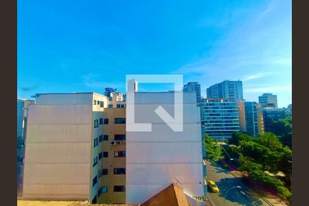 Sala vista  de apartamento à venda com 2 quartos, 80m² em Leblon, Rio de Janeiro