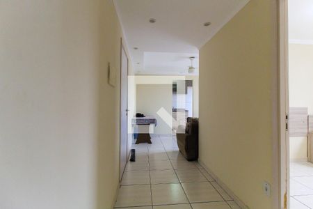 Corredor de apartamento para alugar com 2 quartos, 45m² em Jardim Bartira, São Paulo