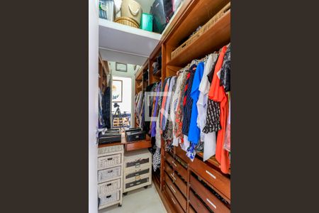 Casa à venda com 280m², 3 quartos e 3 vagasCloset da suíte 2