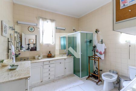 Casa à venda com 280m², 3 quartos e 3 vagasBanheiro da Suíte 2