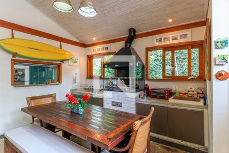 Casa à venda com 280m², 3 quartos e 3 vagasSala de TV/Churrasqueira