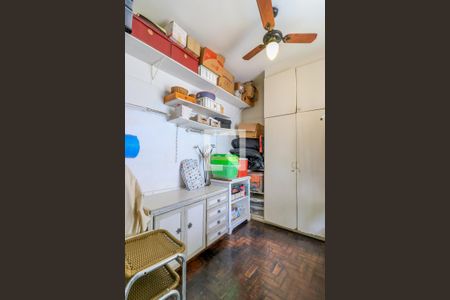 Casa à venda com 280m², 3 quartos e 3 vagasQuarto de Serviço