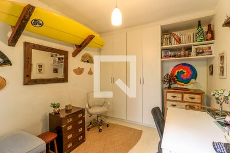 Casa à venda com 280m², 3 quartos e 3 vagasEscritório