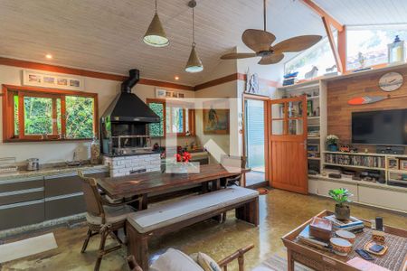 Casa à venda com 280m², 3 quartos e 3 vagasSala de TV/Churrasqueira