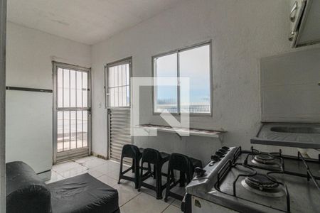 Sala de casa para alugar com 1 quarto, 30m² em Recreio dos Bandeirantes, Rio de Janeiro