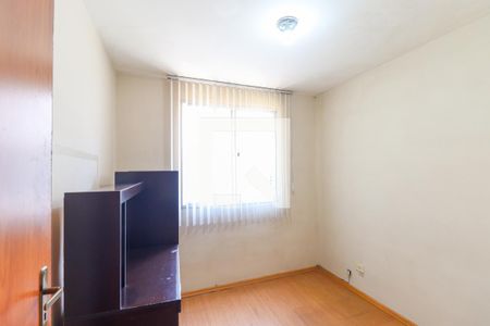 Quarto 2 de apartamento para alugar com 2 quartos, 54m² em Capão Raso, Curitiba